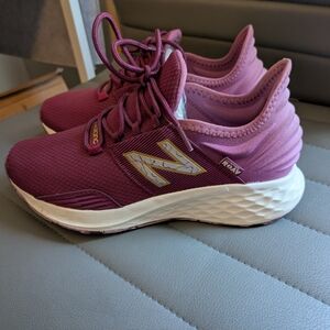 New Balance Women's Maroon Sneakers (Sold 1/29)